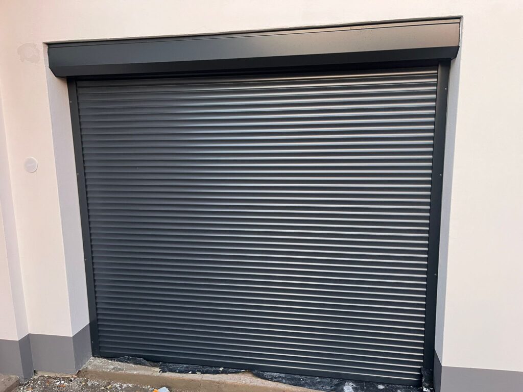 roleta zewnętrzna opuszczona